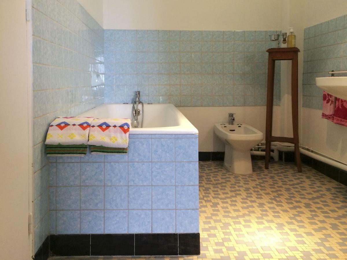 Retro Arty House *
