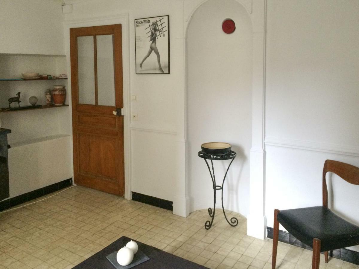 Retro Arty House *
